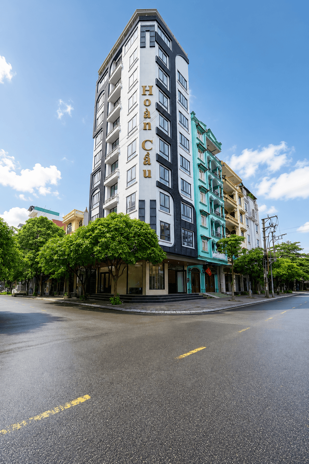 Hoan Cau Background